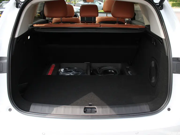 Leapmotor C10 REEV Design 28.4 kWh Camera systeem rondom, Stoelverwarming/koeling, Panoramadak, Navigatie afbeelding 13