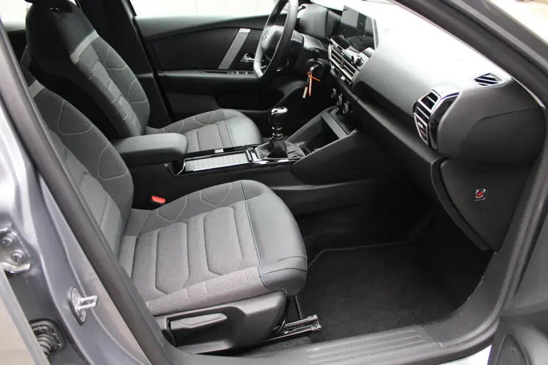 Citroën C4 1.2 Puretech 130 You Cruise/Climate control, Camera, Apple carplay/Android, Radio/DAB, afbeelding 30