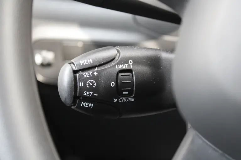 Citroën C3 1.2 PureTech S&S Feel 110pk, Applecarpl./Andr. Auto, Airco, CruiseControl, Parkeersensor achter afbeelding 17
