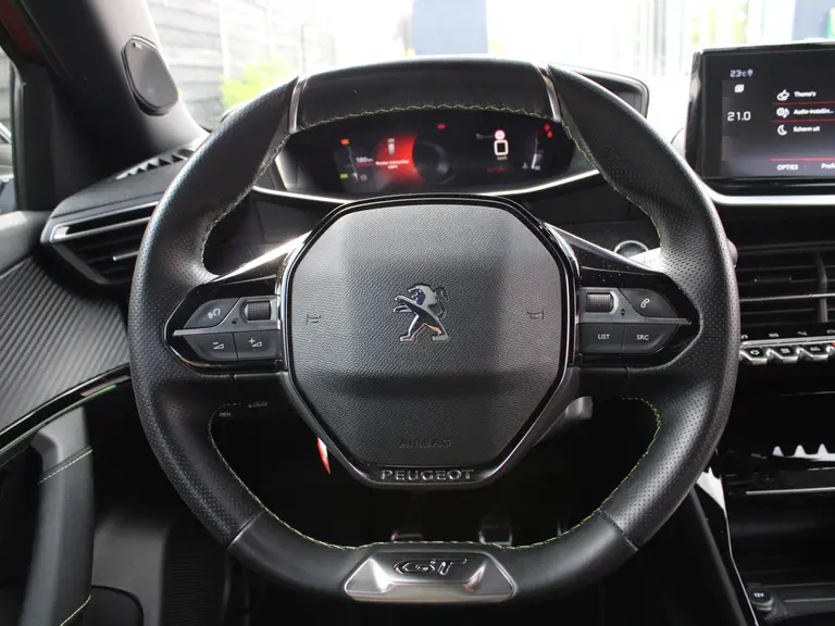 Peugeot 2008 GT-Line 1.2 PureTech 130PK Trekhaak, Navigatie, Achteruitrijcamera, Keyless Start, Parkeersensoren afbeelding 20