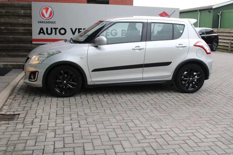 Suzuki Swift 1.2 Bandit EASSS ,Cruise-Control, 1e Eigenaar en Dealer onderhouden! afbeelding 3