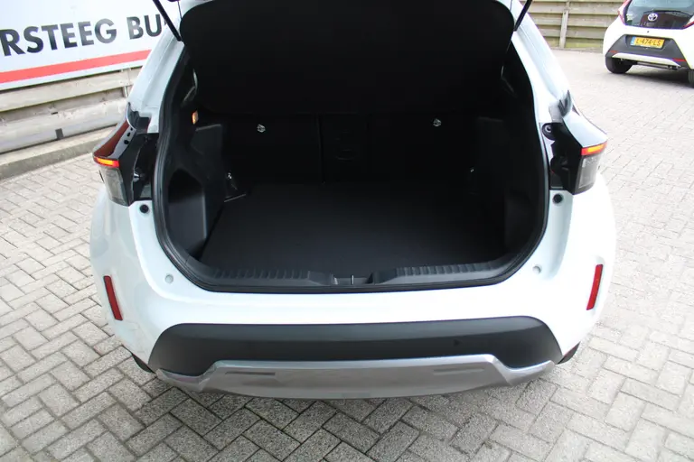 Toyota Yaris Cross 1.5 Hybrid Explore , Automaat, Applecarplay/Androidauto, Parkeersensoren voor en achter afbeelding 11
