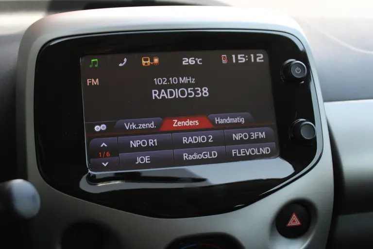 Toyota Aygo 1.0 VVT-i x-play Achteruitrijcamera, Bluetooth, Airco, Apple Carplay/Android Auto afbeelding 22