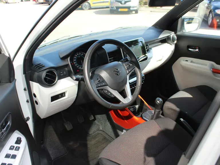 Suzuki Ignis 1.2 Smart Hybrid Stijl Trekhaak, Allseasonbanden, Cruise control, Climate control, Parkeercamera, Multimediasysteem afbeelding 7