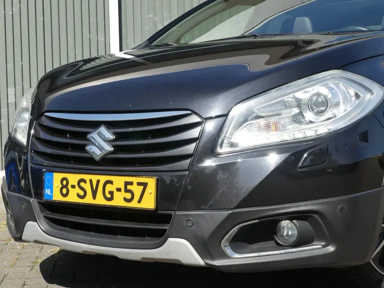 Suzuki S-Cross 1.6 High Executive Trekhaak, Schuif/Kantel Dak, All Season Banden afbeelding 26