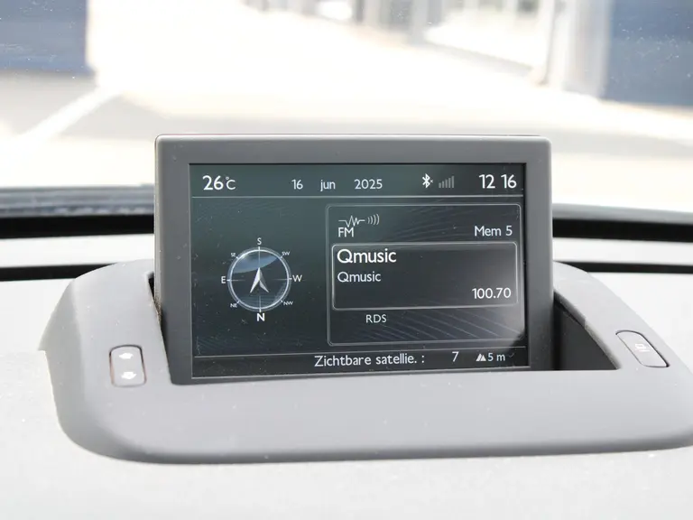 Peugeot 3008 Style 1.2 PureTech 130PK Trekhaak, Navigatie, Parkeersensoren, Cruise Control, Climate Control afbeelding 25