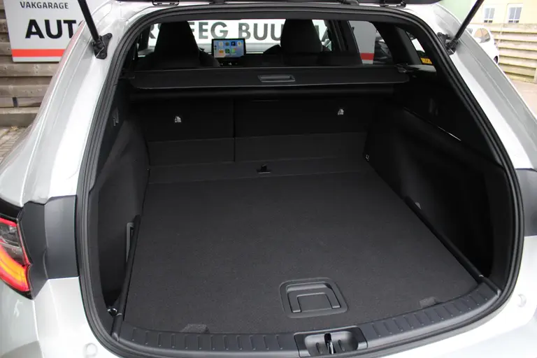 Suzuki Swace 1.8 Hybrid Style Automaat 140PK All-Season Banden, Adaptieve Cruise Control, Navigatie, Stuur Verwarmd, Voorruitverwarming, Draadloze Telefoonlader afbeelding 23