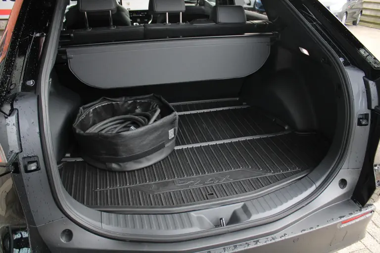 Toyota Bz4x Dynamic 71 kWh Trekhaak, Navigatie, Stoelverwarming, Stuur Verwarmd, Cruise Control Adaptief afbeelding 21