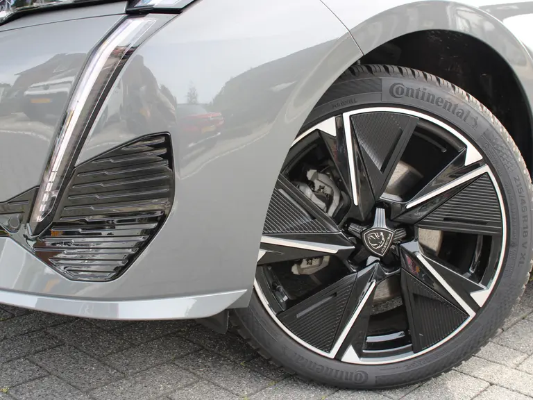 Peugeot e-308 SW GT 54 kWh 156PK Navigatie, Achteruitrijcamera, Stoel en Stuurverwarming, Parkeersensoren Voor & Achter afbeelding 2