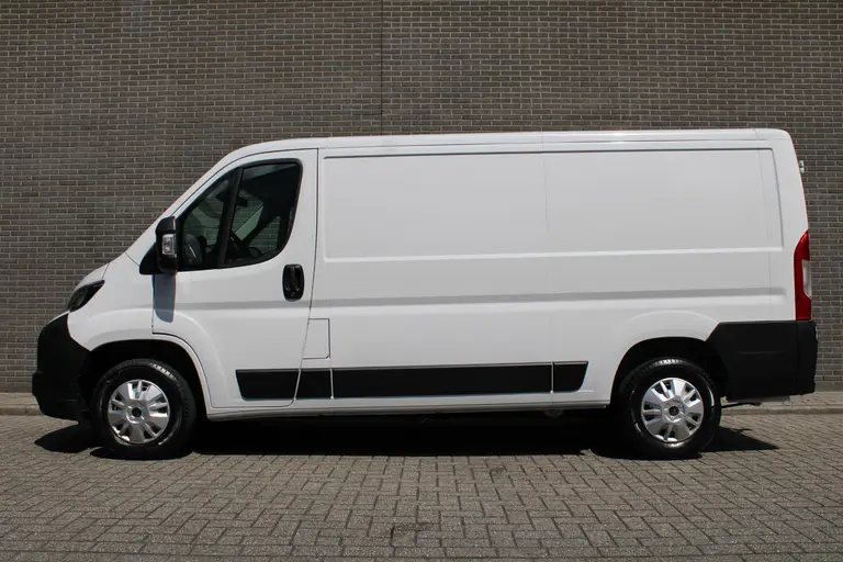 Citroën Jumper 2.2 BlueHDi 120 S&S L2H1 3.0t Airco, Achteruitrijcamera, Cruise Control, Trekhaak afbeelding 3