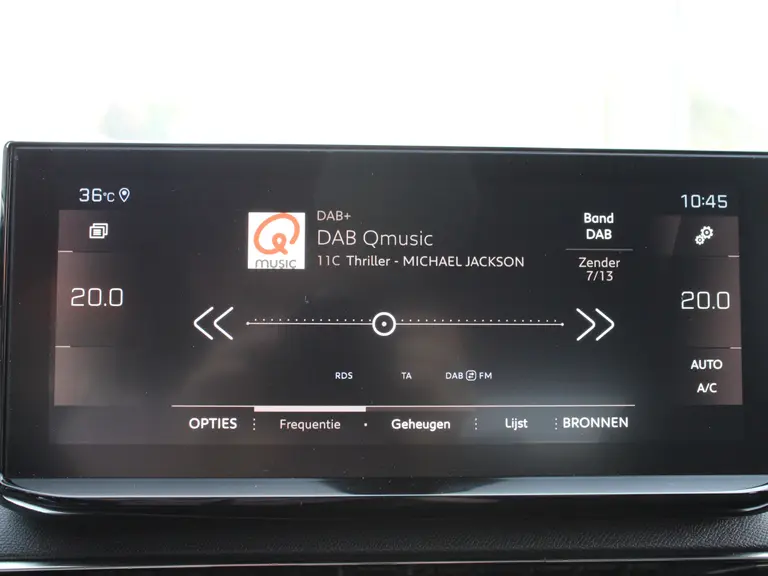 Peugeot 3008 GT 1.2 PureTech 130PK EAT8 Automaat Navigatie, Keyless, Achteruitrijcamera, Elektrische Achterklep, Apple Carplay, Android Auto afbeelding 25