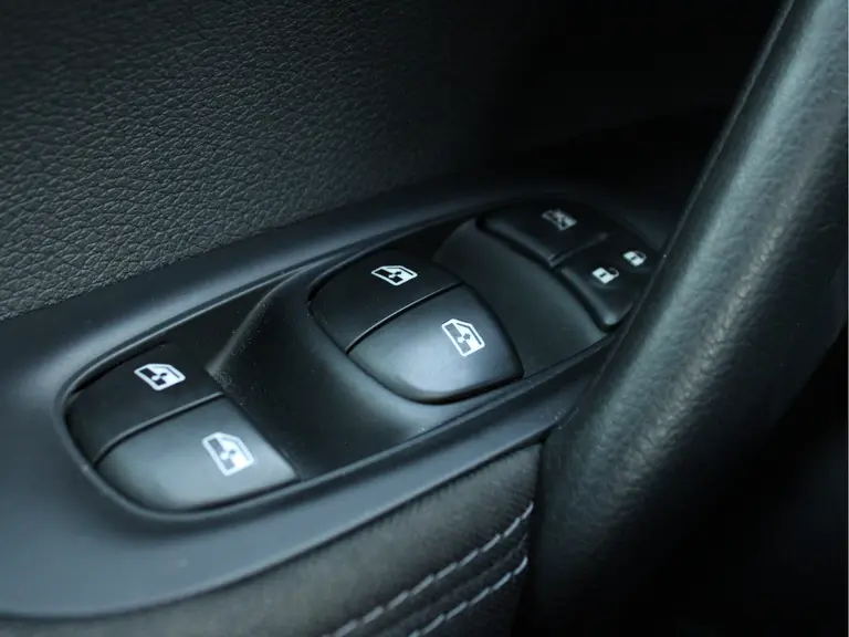 Nissan QASHQAI 1.2 N-Connecta Automaat Trekhaak, Panoramadak, Cruise en Climate Control, Achteruitrijcamera afbeelding 33