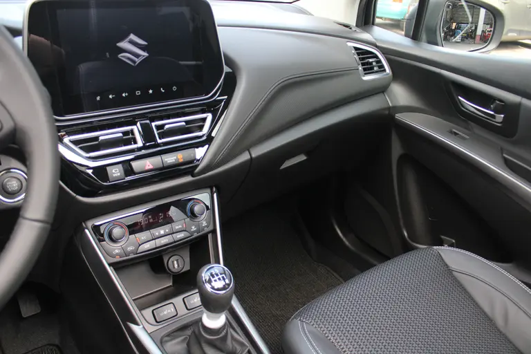 Suzuki S-Cross 1.4 Boosterjet Style Smart Hybrid 6 Jaar Garantie! Elektrisch Panoramadak, 360° Camera, Navigatie, Parkeersensoren Voor en Achter, All-Season Banden afbeelding 15