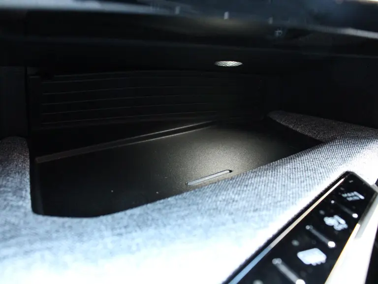 Peugeot 5008 GT 1.2 Hybrid 136PK e-DCS6 Automaat 7P Alcantara Leder, Navigatie, Camera 360, Panoramisch-Open Dak, Elektrische Achterklep afbeelding 43