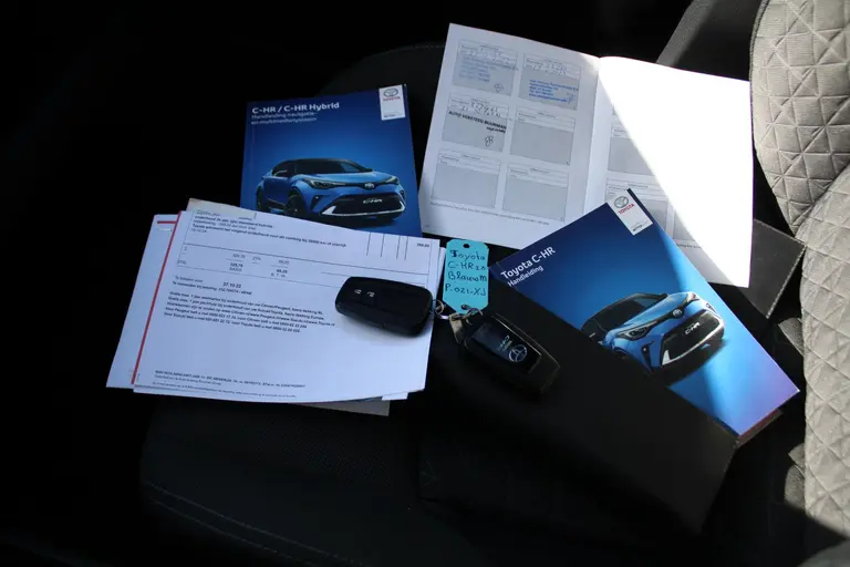 Toyota C-HR 2.0 Hybrid Dynamic , Automaat, Voorruit/Stuurwiel verwarmd, Dealer onderhouden! afbeelding 26