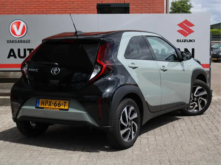 Toyota Aygo X 1.0 VVT-i S-CVT Pulse Automaat Achteruitrijcamera, Parkeersensoren Voor en Achter, Cruise Control Adaptief, Stoelverwarming afbeelding 2