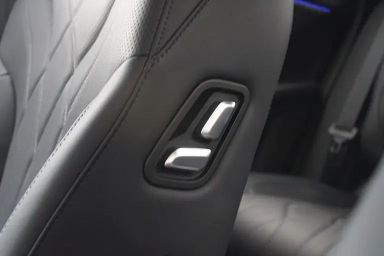 Omoda 9 SHS PHEV Premium 34,46 kWh Super Hybrid System, 20"LM velgen, Elek.schuif/kanteldak, Camera voor/achter, 1.500 kg trekgewicht afbeelding 34