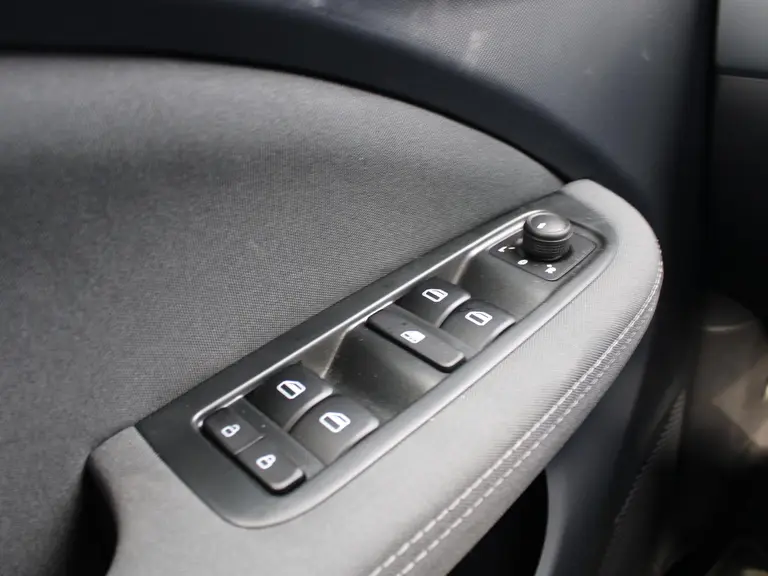 Leapmotor T03 Design 37.3 kWh Navigatie, Camera achter, Parkeerhulp achter, Audio, Keyless Start, Lichtmetalen velgen afbeelding 15