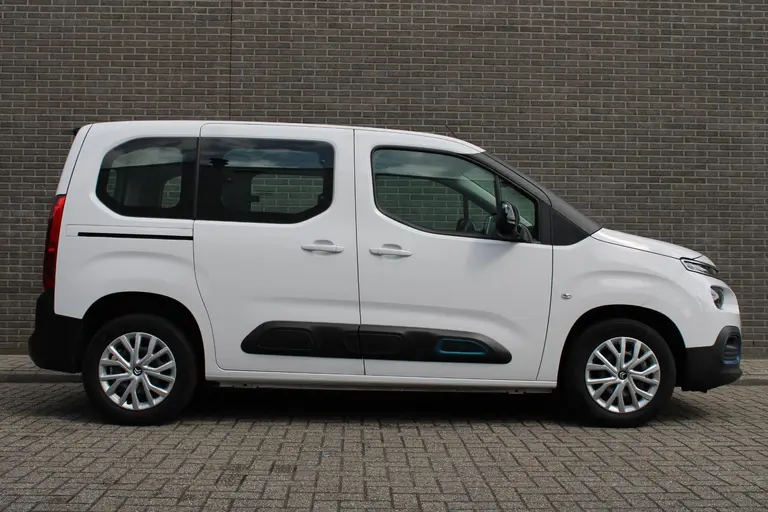 Citroën E-Berlingo Feel 50 kWh Airco, Cruise controle, Apple carplay/Android auto, Schuifdeur L+R, Camera, Bluetooth, afbeelding 4