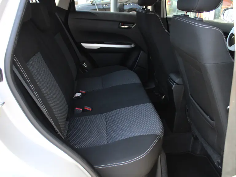 Suzuki Vitara 1.6 Exclusive Trekhaak, Cruise en Climate Control, Achteruitrijcamera, Bluetooth afbeelding 18