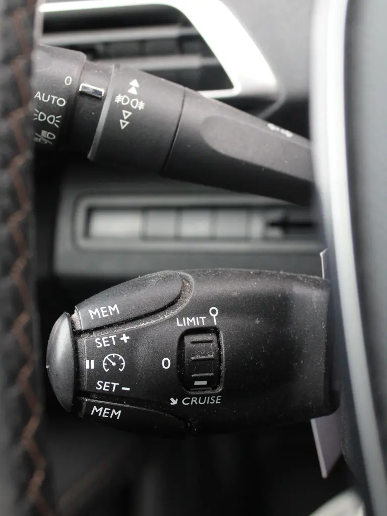Peugeot 5008 1.2 PureTech 130PK Blue Lease GT-Line Trekhaak, Elektrische achterklep en Navigatie afbeelding 17