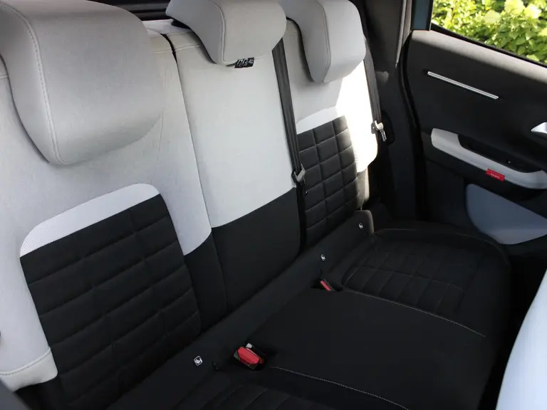 Citroën C3 Max 1.2 Turbo 100pk Navigatie, Achteruitrijcamera, Climate Control, Cruise Control, Apple Carplay, Android Auto afbeelding 11