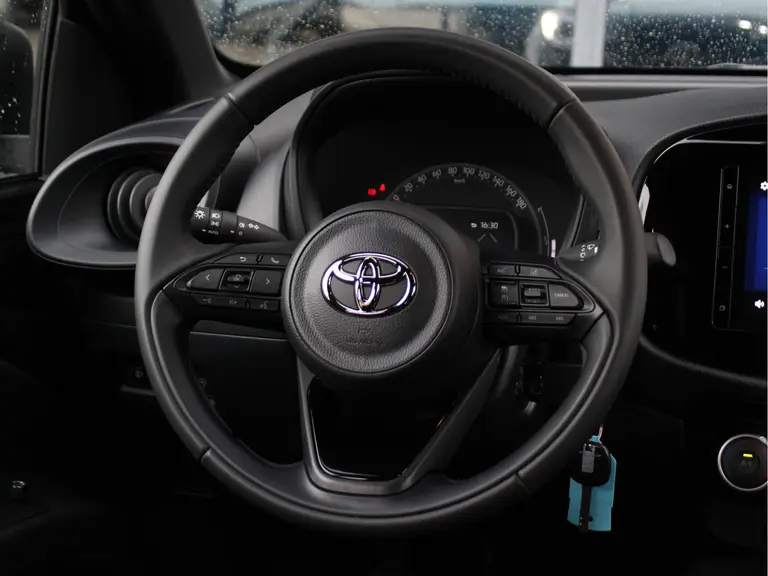 Toyota Aygo X 1.0 VVT-i MT Play Adaptieve Cruise Control, Carplay/Android Auto, Achteruitrijcamera, Bluetooth, Airco afbeelding 24