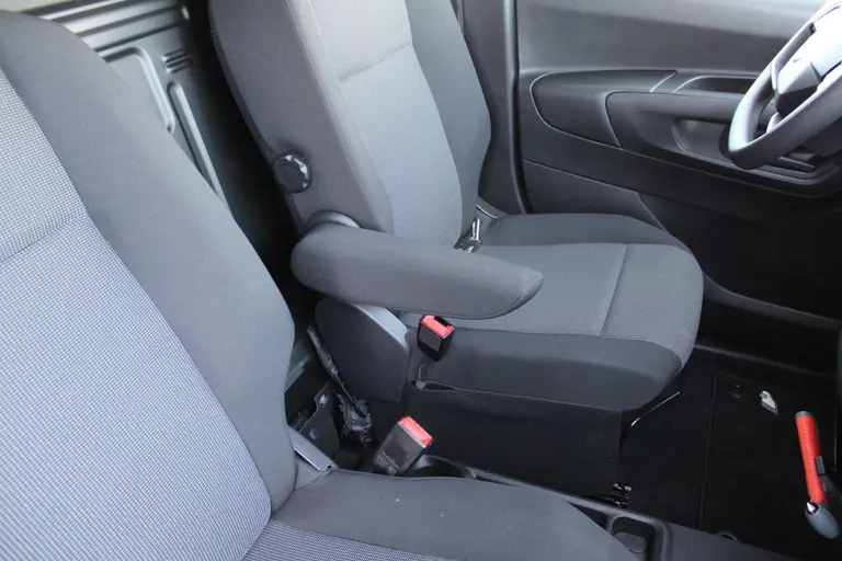 Citroën Berlingo 1.5 BlueHDi 130 EAT8 S&S L1 Automaat Cruise/Climate control, Apple carplay/Android auto, Mistlampen, 16"LM velgen, afbeelding 31