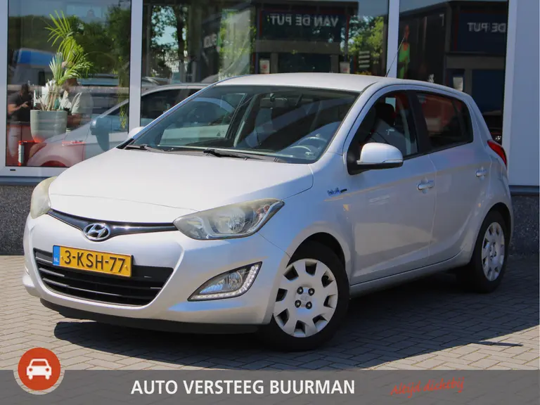 Hyundai i20 1.2i i-Motion 5-Deurs Afneembare Trekhaak, Airco, Parkeersensoren Achter, Radio/CD Speler afbeelding 1