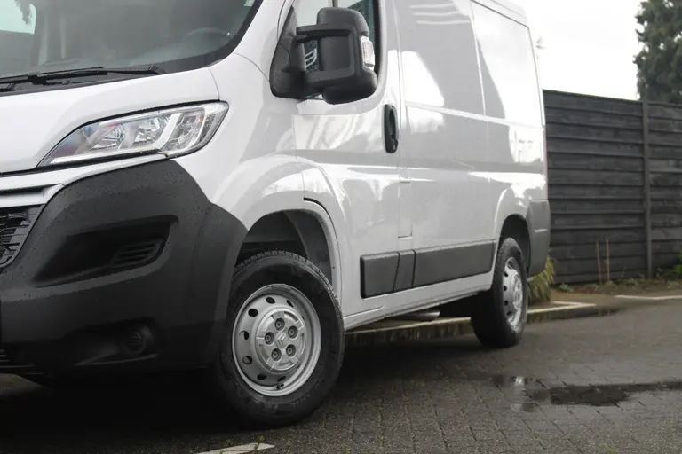 Citroën Jumper 2.2 BlueHDi 120 L1H1 3.0t Cruise Control, Leder Stuurwiel, Climate Control, Audio/Bluetooth, Parkeerhulp achter . afbeelding 3