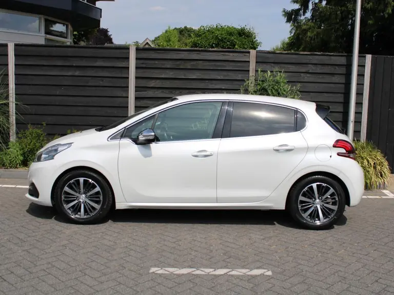 Peugeot 208 1.2 PureTech Allure afbeelding 4