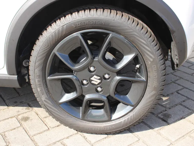 Suzuki Ignis 1.2 Smart Hybrid Stijl Trekhaak, Allseasonbanden, Cruise control, Climate control, Parkeercamera, Multimediasysteem afbeelding 21