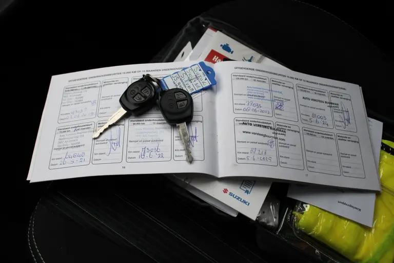 Suzuki Swift 1.2 Bandit EASSS ,Cruise-Control, 1e Eigenaar en Dealer onderhouden! afbeelding 19