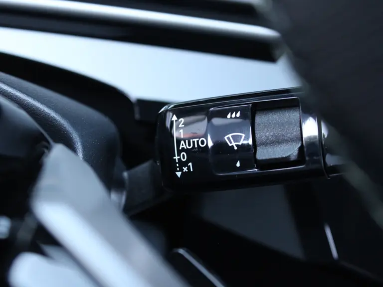 Peugeot 3008 GT 1.2 Hybrid 136PK e-DCS6 Automaat 360 Camera, Navigatie, Elektrische Achterklep, Parkeerhulp voor & achter afbeelding 35