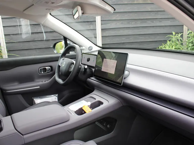 Leapmotor C10 REEV Design 28.4 kWh Camera systeem rondom, Stoelverwarming/koeling, Panoramadak, Navigatie afbeelding 42