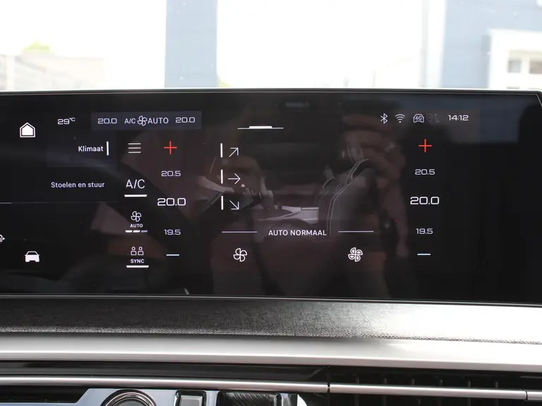 Peugeot 3008 Allure 1.2 Hybrid 136PK e-DCS6 Automaat Navigatie, Rondomzichtcamera, Stoel & Stuurwielverwarming, Keyless, Draadloze Telefoonlader afbeelding 26