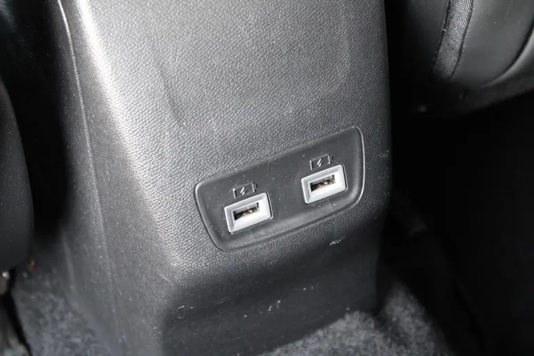 Peugeot 2008 1.2 PureTech Allure Automaat, Trekhaak, Airco, Navigatie, Applecarpl./Andr. Auto afbeelding 31