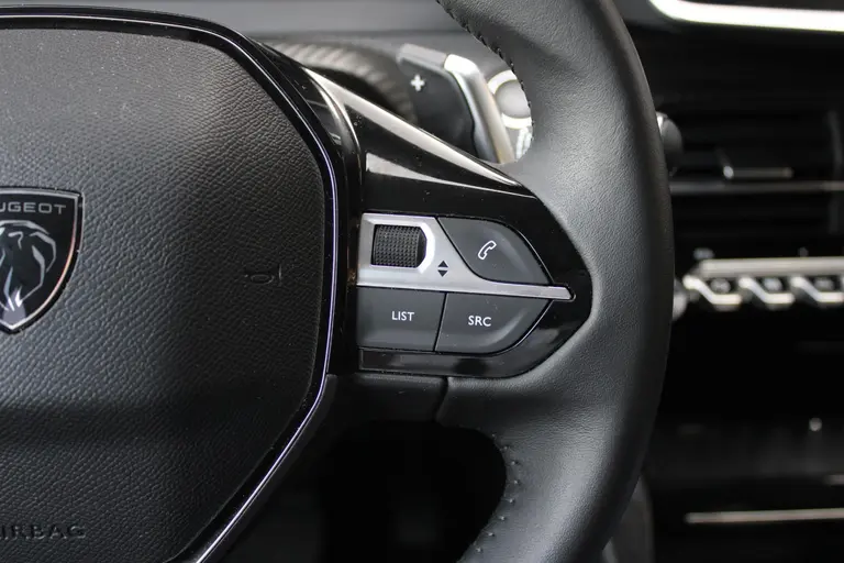 Peugeot 208 Hybrid 100 e-DCS6 Allure Automaat, Navigatie, Applecarpl./Andr. Auto, Keyless entry/Start afbeelding 18