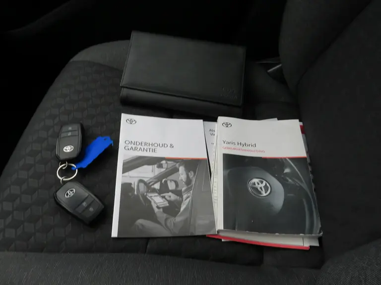 Toyota Yaris 1.5 Hybrid Dynamic, Automaat, ORG NL, 10.000 KM. LM-Velgen, Apple carplay/Androidauto afbeelding 25