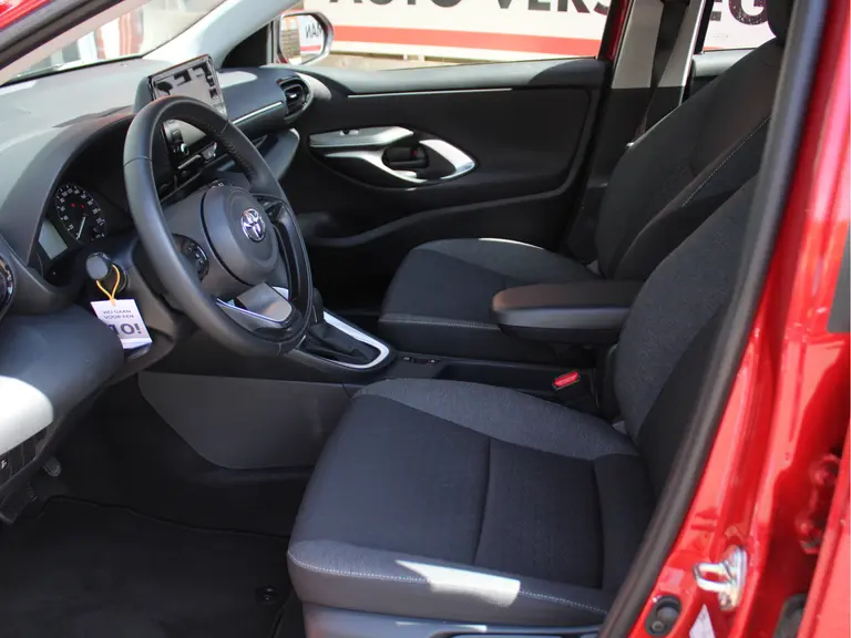 Toyota Yaris 1.5 Hybrid Active Automaat Adaptieve Cruise en Climate Control, Carplay/Android Auto, Achteruitrijcamera afbeelding 31