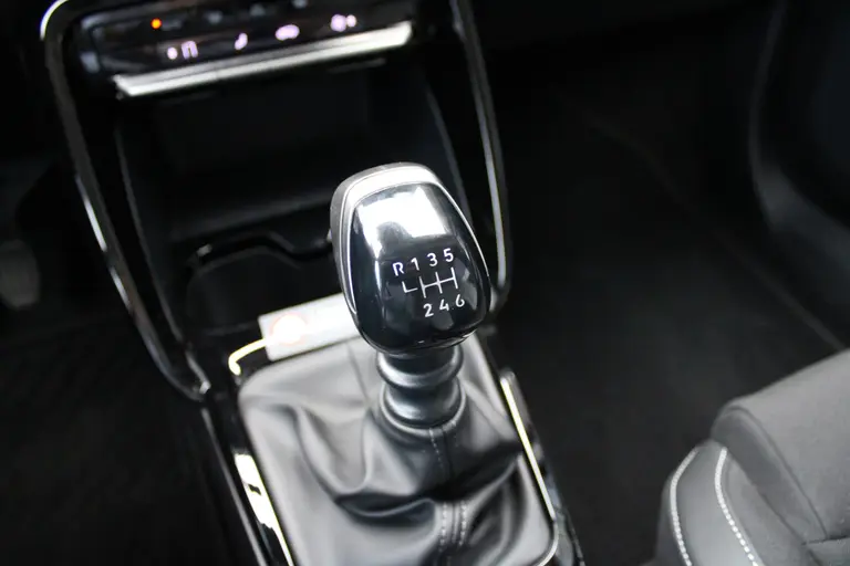 Citroën C3 1.2 100PK Turbo Max Navigatie, Achteruitrijcamera, Climate Control, Cruise Control, Apple Carplay, Android Auto afbeelding 21