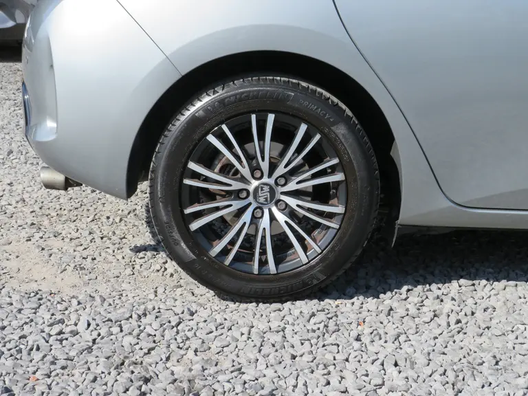 Toyota Auris 1.6 Now, 2e Eig. Parkeersensoren en Navigatie, Cruise en Climate Control afbeelding 5