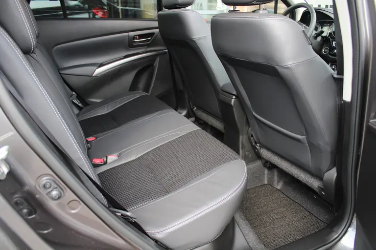 Suzuki S-Cross 1.4 Boosterjet Style Smart Hybrid 6 Jaar Garantie! Elektrisch Panoramadak, 360° Camera, Navigatie, Parkeersensoren Voor en Achter, All-Season Banden afbeelding 34