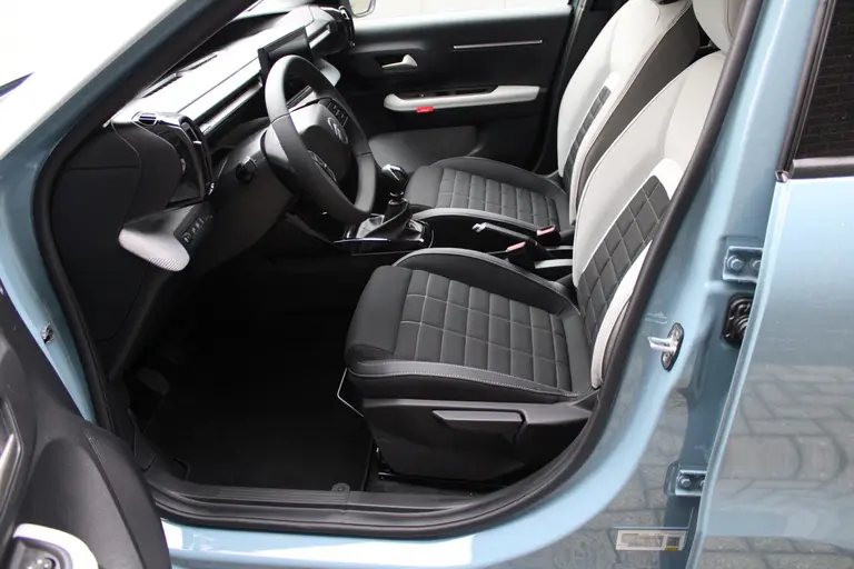 Citroën C3 1.2 Turbo Max Cruise/Climate control, Navigatie, Apple carplay/Android auto, 17'LM velgen, Camera € 499,- private lease afbeelding 9