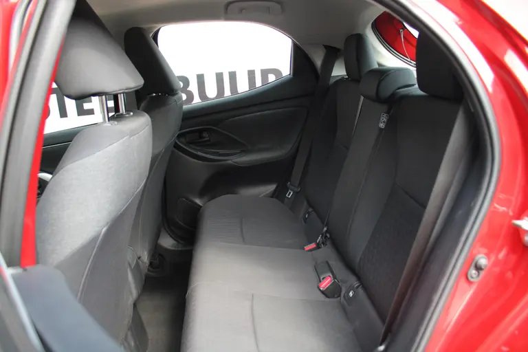 Toyota Yaris 1.5 Hybrid Dynamic Cruise Control Adaptief, achteruitrijcamera, Keyless Entry afbeelding 6