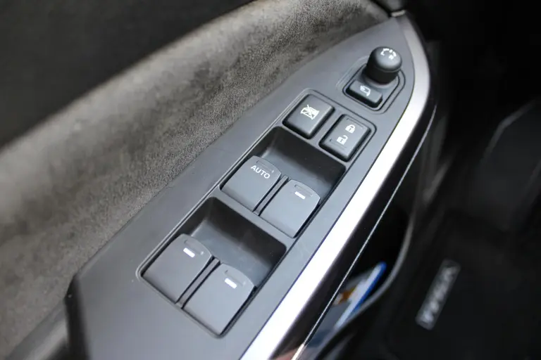Suzuki Vitara 1.5 Hybrid Style Demo Voordeel, Parkeersensoren Draadloos Carplay en Panorama Dak. afbeelding 27