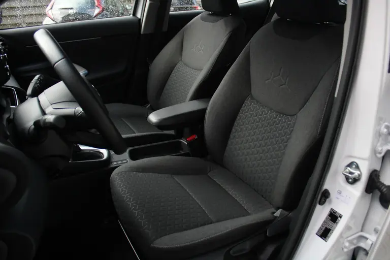 Toyota Yaris Cross 1.5 Hybrid Achteruitrijcamera, Bluetooth, Cruise Control Adaptief, Climate Control afbeelding 5