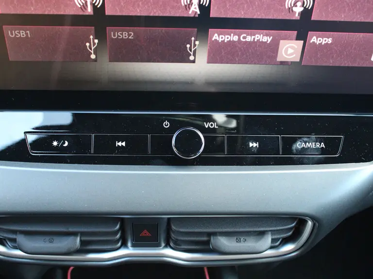 Nissan Juke 1.6 Hybrid 143PK N-Design Automaat Navigatie,  Achteruitrijcamera, Keyless Entry & Start, Stoel & Stuurverwarming, Parkeersensoren Voor & Achter afbeelding 27
