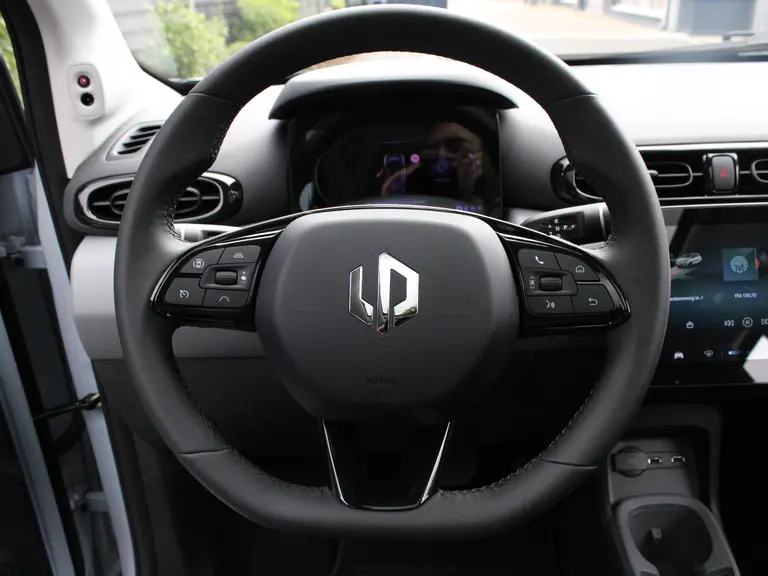 Leapmotor T03 Design 37.3 kWh Navigatie, Camera achter, Parkeerhulp achter, Audio, Keyless Start, Lichtmetalen velgen afbeelding 19