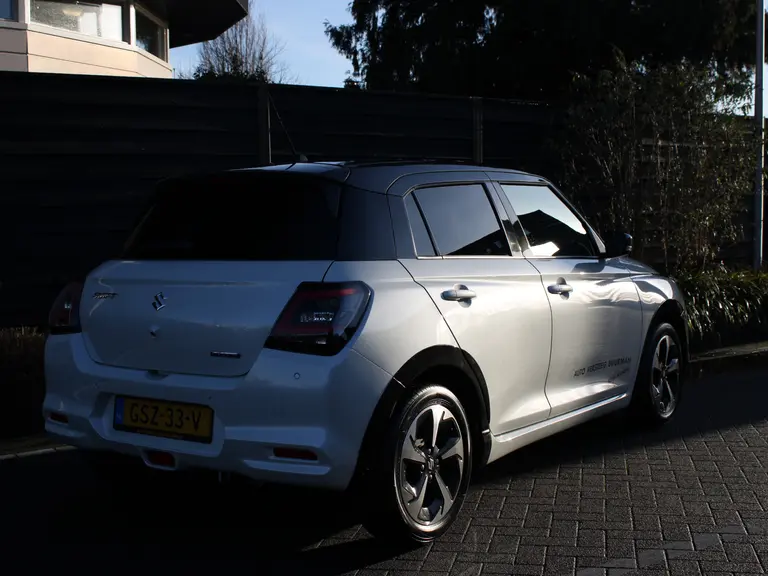 Suzuki Swift 1.2 Style 85PK Smart Hybrid CVT Automaat Two-Tone dak, Climate Control, Navigatie, Lichtmetalen velgen, Zwarte Wielkast randen afbeelding 8